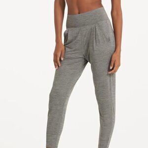 Vuori Lux Jogger Pant - Size Medium